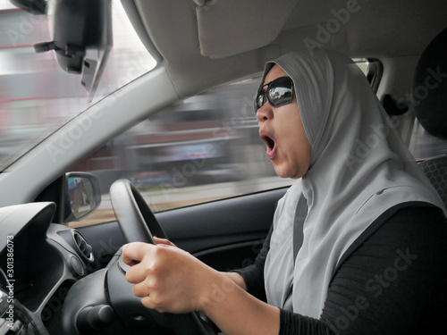 Fotomural Temperamental Driver Concept, Angry Woman in Traffic Jam