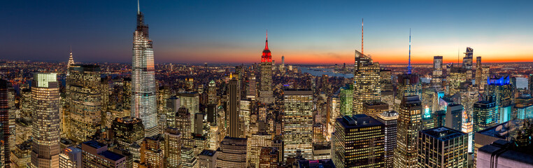 Fototapete - New York City manhattan evening skyline 2019 November