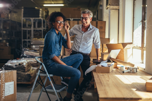 Fotomural Entreprenuers at online store warehouse