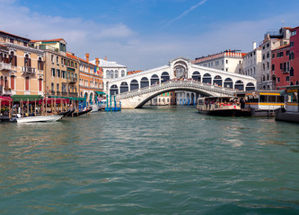 Wall Mural - Venice. Rialto Bridge on a sunny day.