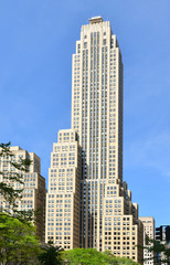 .500 Fifth Avenue, 60-floor, 697-foot-tall (212 m) office building, in Midtown Manhattan, New York City. Skyscraper was built from 1929 to 1931 and is tallest building in New York