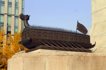 Admiral Yi Sun-sin in boat Gwanghwamun Square in Seoul