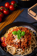 Wall Mural - wholegrain spaghetti with tomato sauce and minced meat