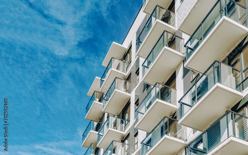 Cuadros en Lienzo Detail of Modern residential apartment flat building exterior