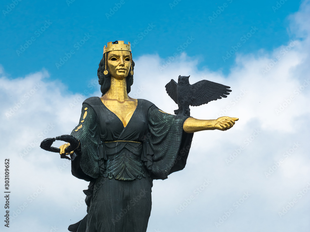 Obraz na płótnie Statue of Saint Sophia, symbol of wisdom and protector of Sofia (Bulgaria) w salonie
