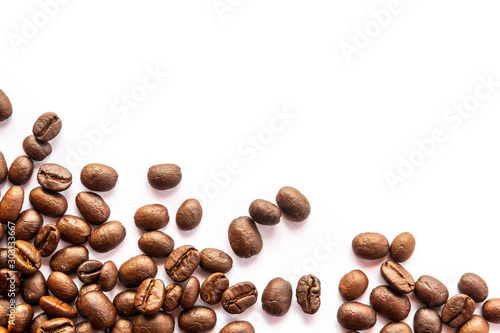 Dekoracja na wymiar  ziarna-kawy-na-bialym-tle