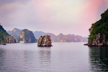 Wall Mural - Halong bay boats,Sunset at Ha Long Bay scenic view , Hanoi, Vietnam