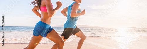 Fotografía Run fit people running on beach with healthy toned legs body, Hamstring muscles, knee joint health active lifestyle panoramic banner background