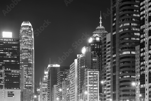 Cuadros en Lienzo Skyline of midtown of Hong Kong city at night
