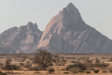 Fototapeta Sawanna - Spitzkoppe mountain and rock formations, Spitzkoppe, Erongo, Namibia, Africa