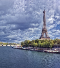 Fototapete - Amazing Eiffel Tower under an Epic Sky
