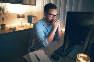 Wall Mural - Freelancer working at night