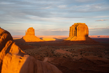 Canvas Print - Monument Valley Morning 