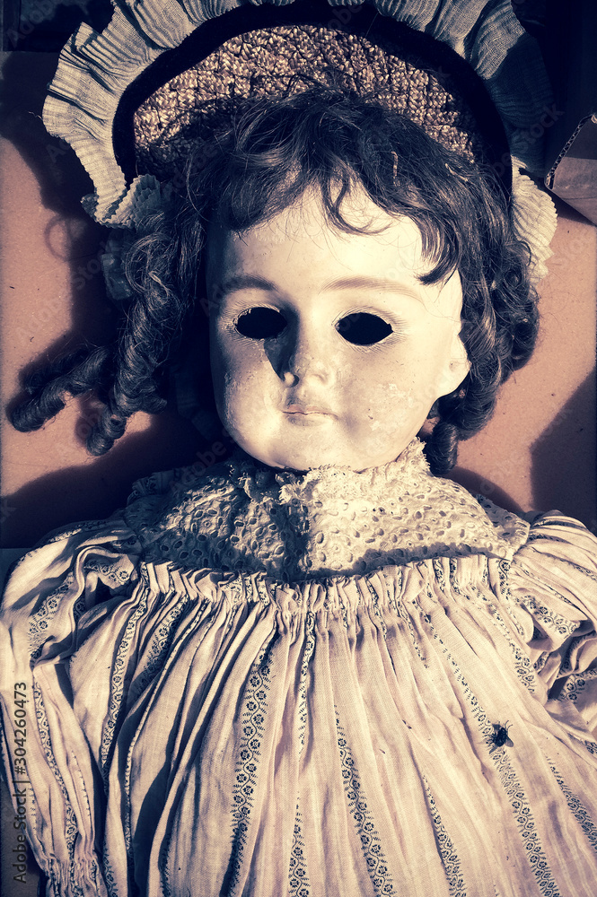 no eyes scary images