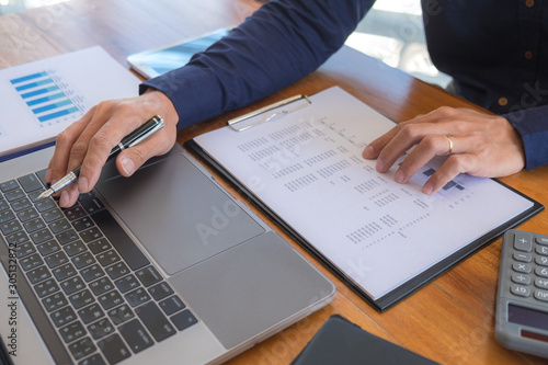 Cuadros en Lienzo Business accountant Sitting in finance Accounting Auditor, banker, working in of