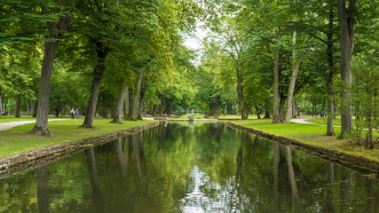 Wall Mural - Lake that crosses the Baygard Hofgarten