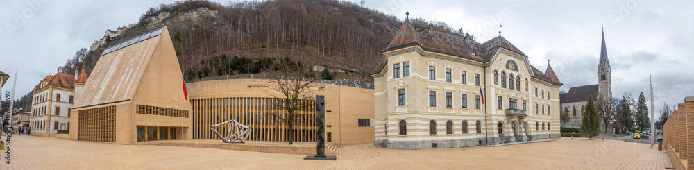 Obraz na płótnie Peter Kaiser Platz, the main square of Vaduz, Liechtenstein w salonie