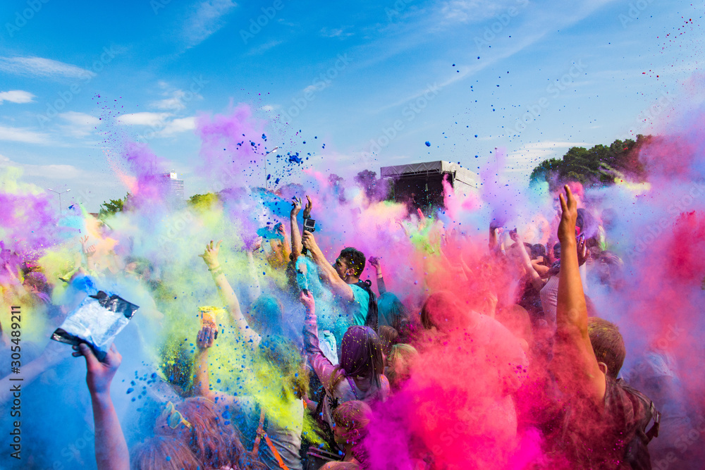 Festiwal Kolorów Holi. Indyjskie święto z kolorowym pudrem, Polska - obrazy, fototapety, plakaty 