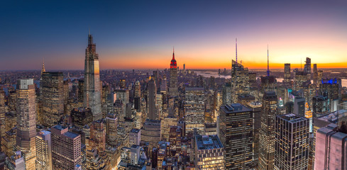 Fototapete - New York City Manhattan midtown buildings skyline evening sunset