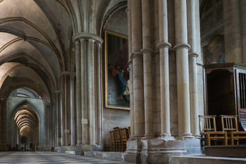 Poster - Architecture and grandeur of Cathedrals and Temples in France