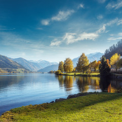 Fototapete - Impressively beautiful Fairy-tale mountain lake in Austrian Alps.