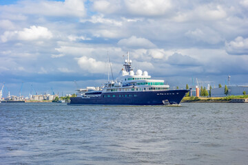 Wall Mural - ship in Hamburg