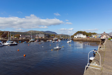 Canvas Print - Porthmadog Wales harbour with boats in Welsh coastal town east of Criccieth near Snowdonia National Park 