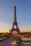 Fototapeta Boho - Eiffel Tower in the early morning hours