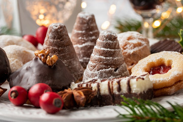 Beehives and other traditional Czech Christmas cookies