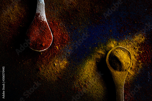 Cuadros en Lienzo Turmeric and paprika spices with dark background