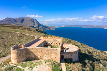 Fototapete - Turkish medieval fortress at Ancient Aptera in Chania, Crete, Greece.