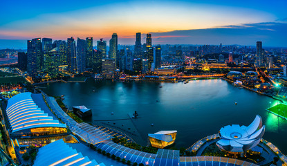 Fototapete - Singapore financial district skyline at night, Singapore city