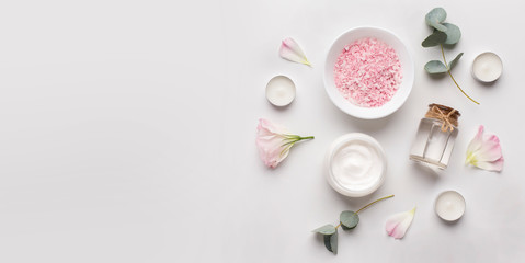Wall Mural - aromatherapy with sea salt and natural cream on white