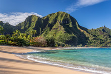 Tunnels Beach With Lush Tropical Mountains On The Island Of Kauai, Hawaii