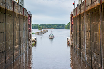 Sailing through the  gateway on northwest river