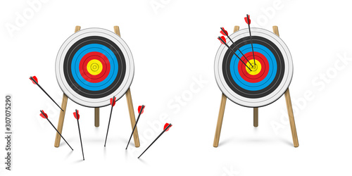 Fotografía Hitting and missed target with archery arrow set