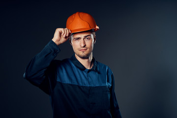 Wall Mural - portrait of construction worker