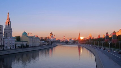 Wall Mural - Beautiful view of sunrise in the morning at  Moscow river and  Cityscape  or urban at Cathedral of Christ the Savior church cathedral