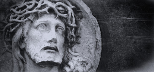 Papier Peint - Jesus Christ crown of thorns. Fragment of ancient statue