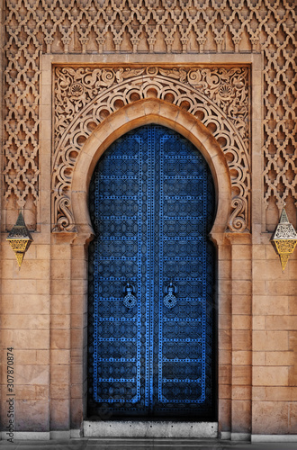 Cuadros en Lienzo Arabic oriental styled door Classic Blue Pantone color in Morocco