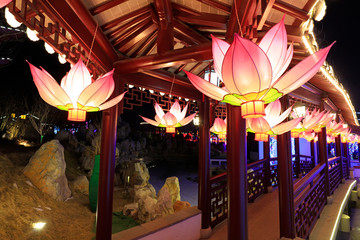 Poster - Lotus-shaped lanterns in Chinese ancient architecture