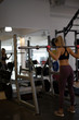 © TIGERRAW - Frau im Fitnessstudio beim Sport machen