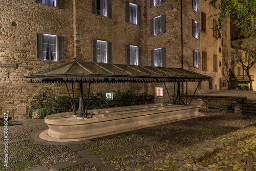 Ancient public wash-house in via Lupo in Bergamo Alta Tableau sur Toile