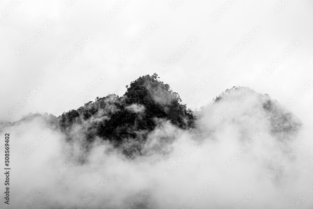 Mgła w górach - obrazy, fototapety, plakaty 