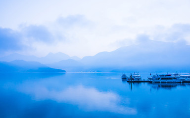 boat on the sun moon lake