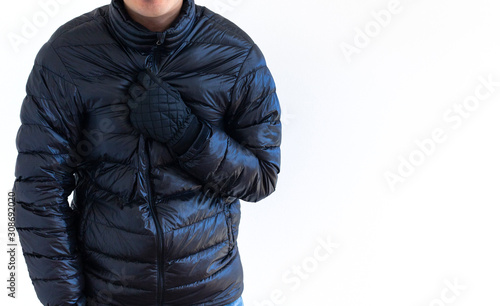 胸を押さえて苦しんでいるダウンジャケットを着た男性 Buy This Stock Photo And Explore Similar Images At Adobe Stock Adobe Stock