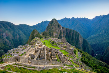 Canvas Print - Machu Picchu in the morning just before sunrise