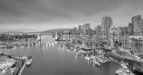 Fototapete - Beautiful view of downtown Vancouver skyline, British Columbia, Canada
