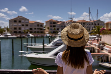 Wall Mural - woman in hat