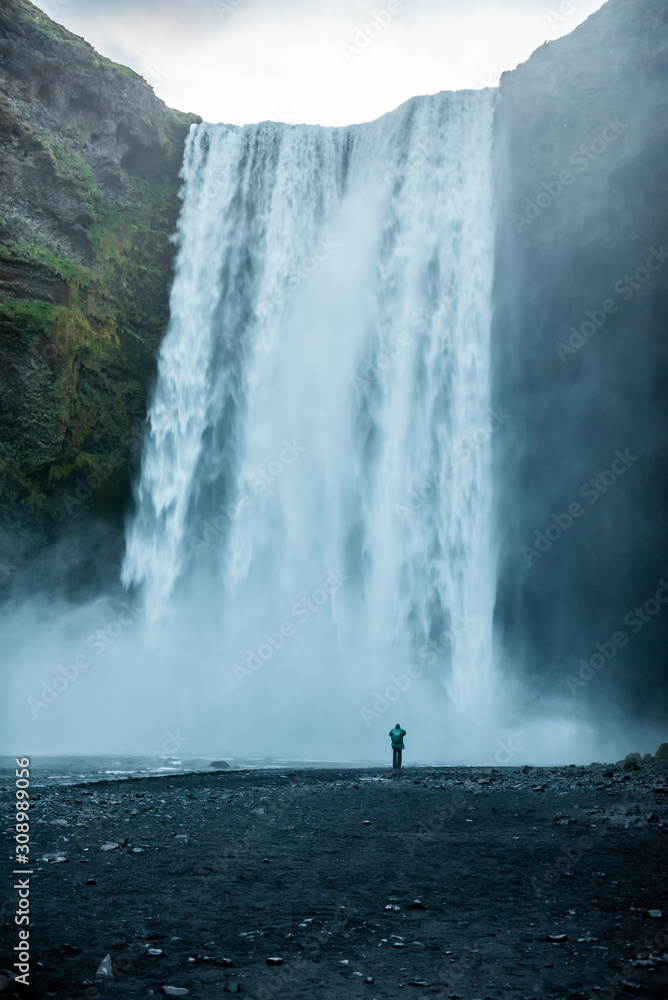Wodospad Skogafoss, Islandia - obrazy, fototapety, plakaty 